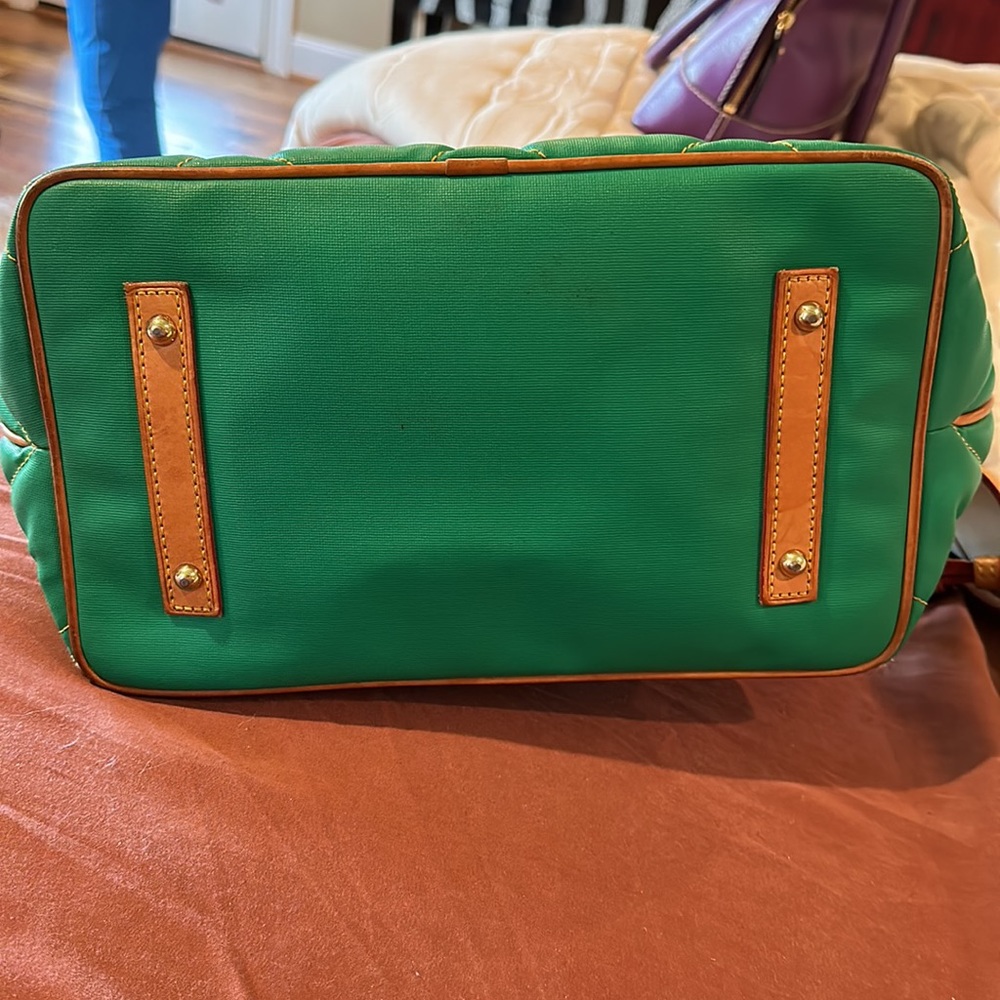 Dooney quilted domed satchel - green. - Picture 4 of 4